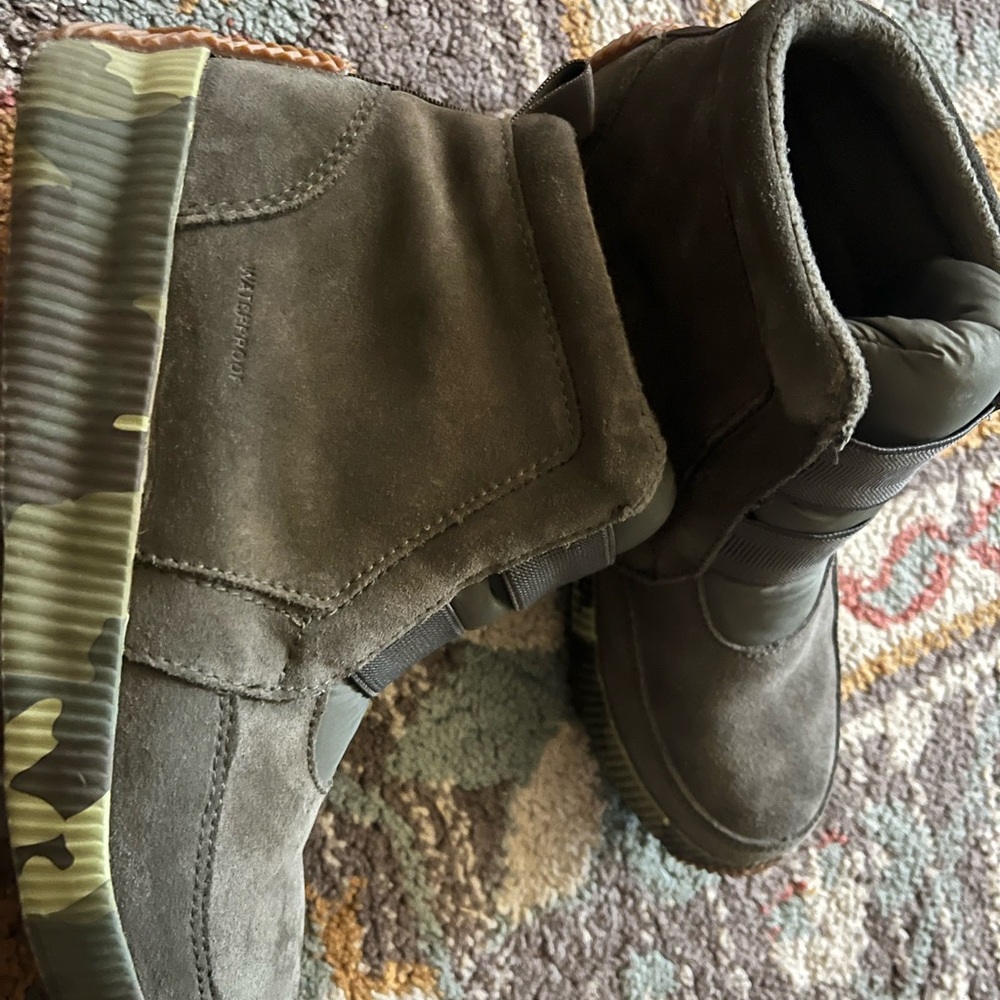 Sorel Women’s Out N About mid waterproof boots